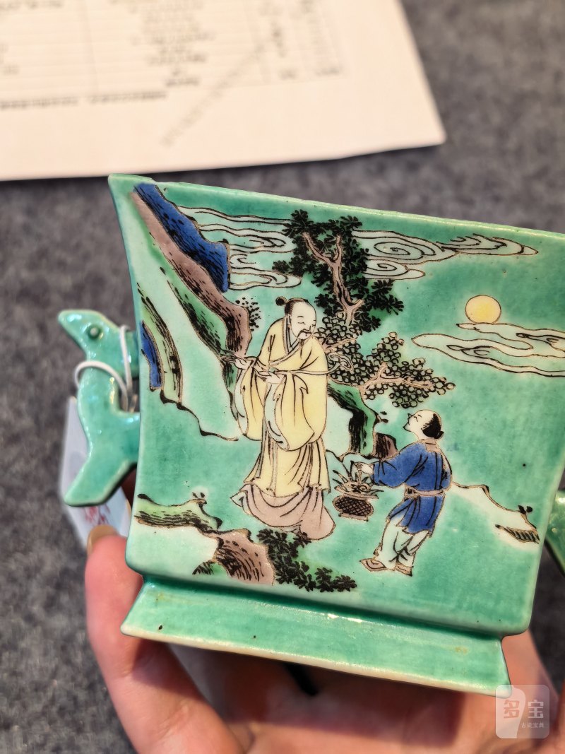 清康熙 素三彩人物方杯 - 图10